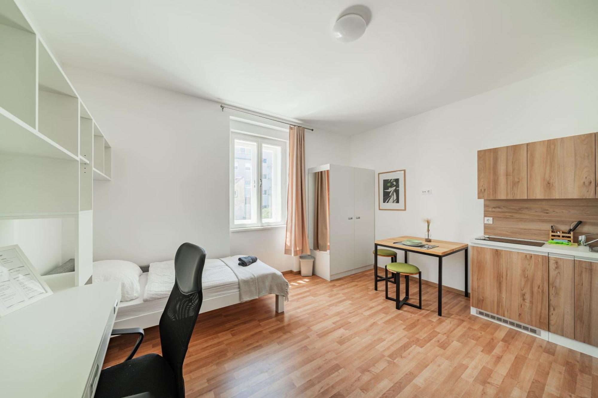 Central City Suits Wiener Neustadt Exterior foto